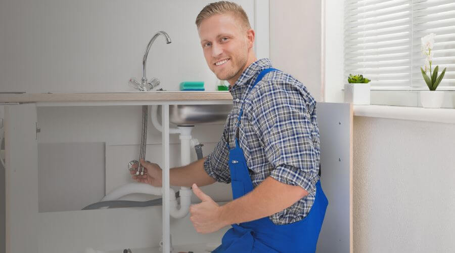 Expert burst pipe repair services in Holcomb, MO